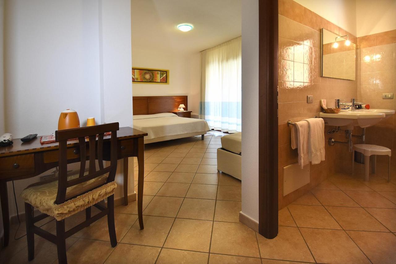 Hotel Il Girasole 维拉西米乌斯 外观 照片